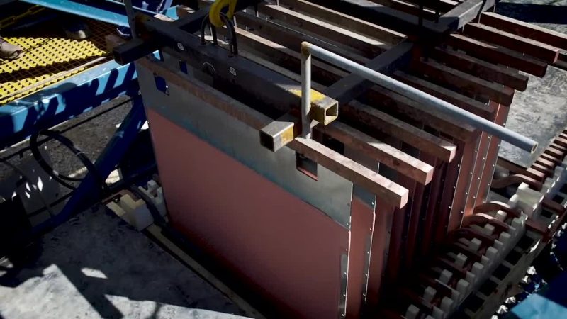 Proter  desarrolló una planta EWTECH para producir cátodos de cobre para la pequeña y mediana minería, estableciendo una nueva tecnología en hidrometalurgia. Este es el registro del proceso de sus primeros cátodos en Minera Diamantina, ubicada en Matancilla, Región de Coquimbo.
#cobre #innovación